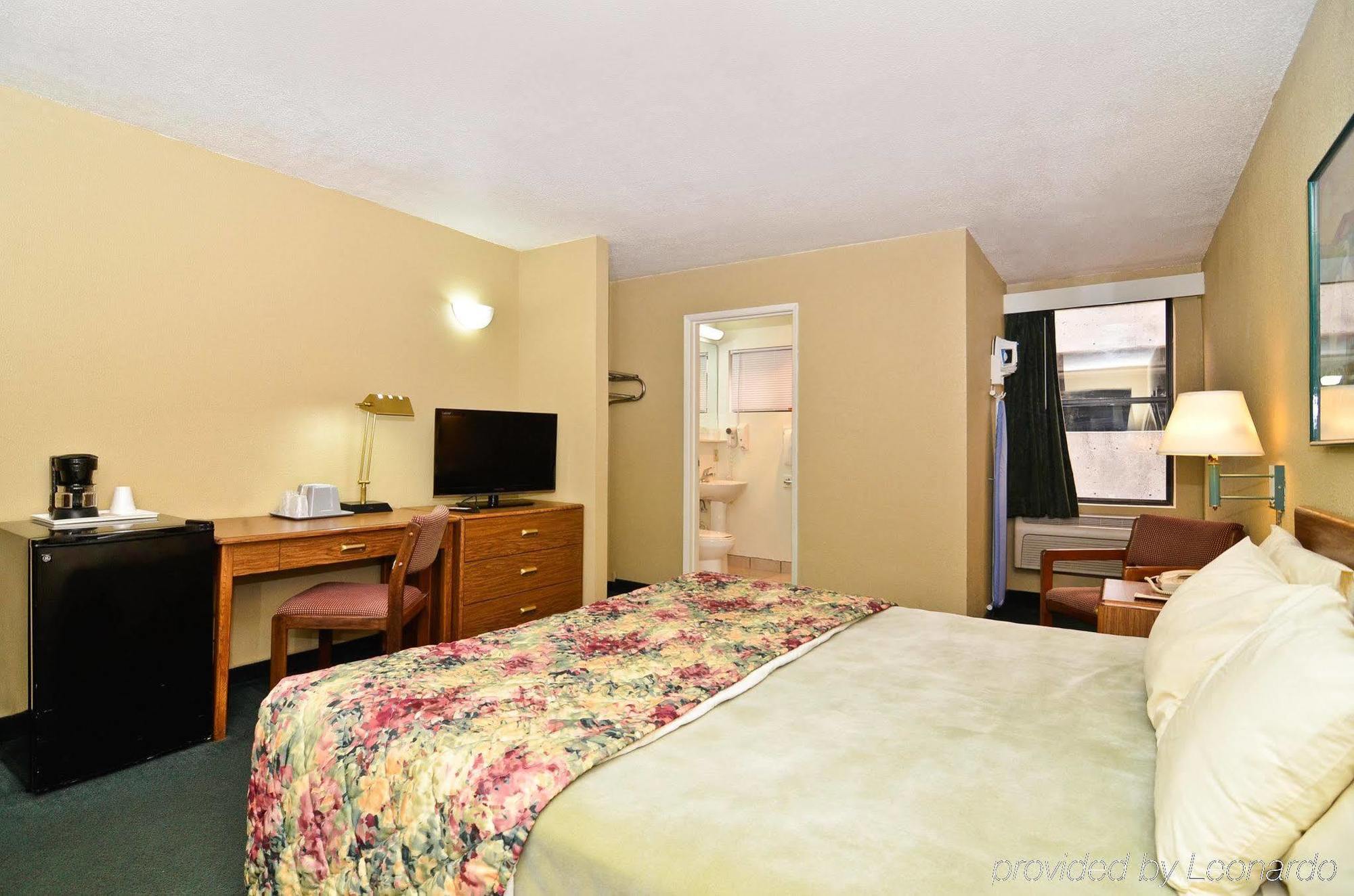 Comfort Inn Kansas City Room photo