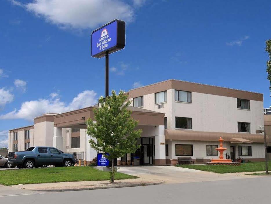 Comfort Inn Kansas City Exterior photo